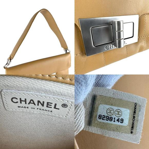 CHANEL Cream Leather Shoulder Bag